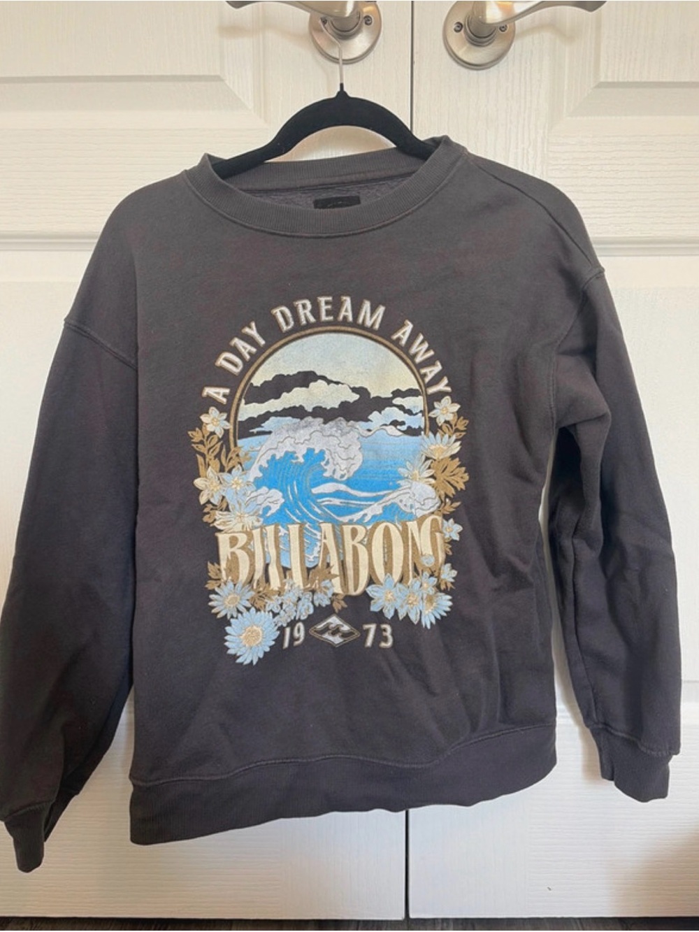 Billabong Charcoal Graphic Crewneck Sweater - Day Dream Design